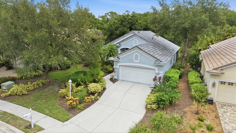 7147 PRESTWICK COURT, UNIVERSITY PARK, photo 2 of 56