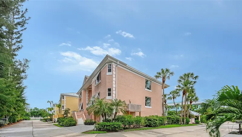 3942 HAMILTON CLUB CIRCLE #13, SARASOTA, photo 3 of 94