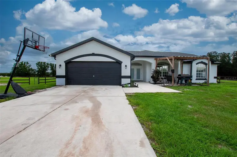 3442 APPALOOSA STREET, ARCADIA