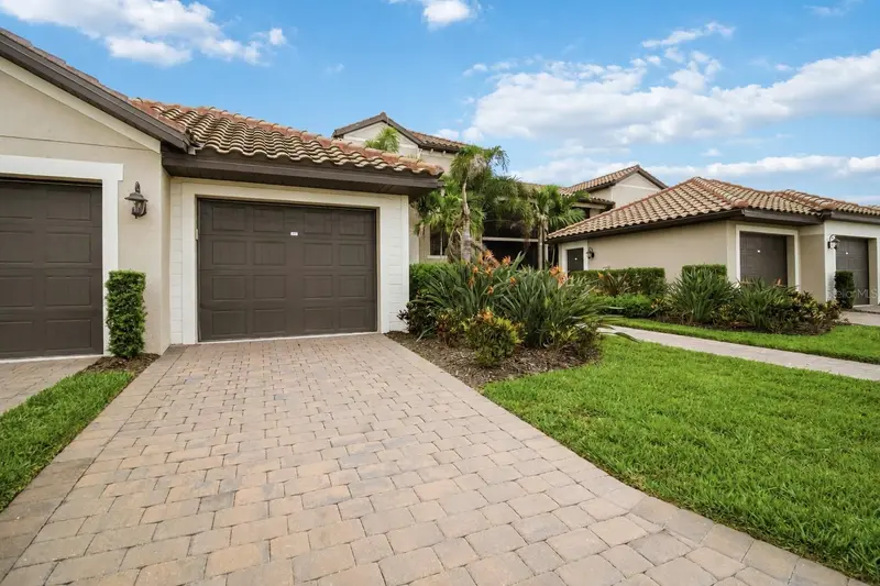 5695 PALMER CIRCLE #203, BRADENTON