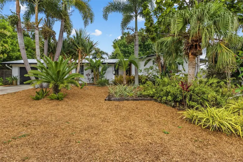 2605 BOTANY AVENUE, SARASOTA, photo 2 of 60