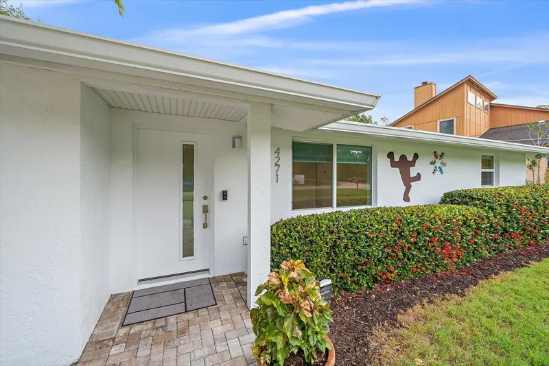 4271 LAGO WAY, SARASOTA, photo 3 of 35