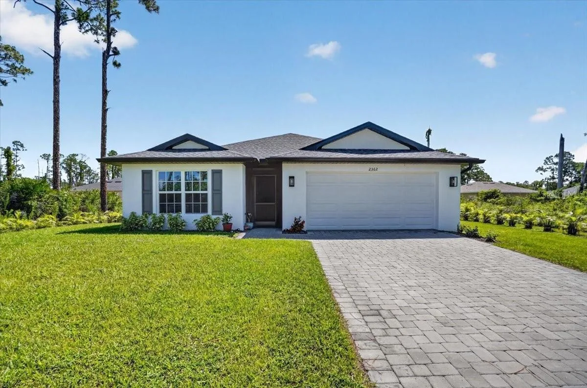 Front w/ 2 car garage