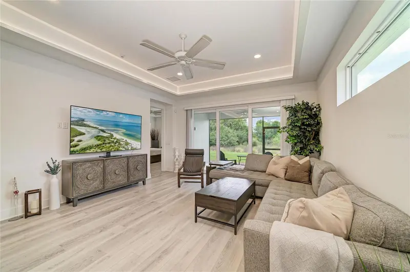 1047 WATERLINE COURT, SARASOTA, photo 4 of 70