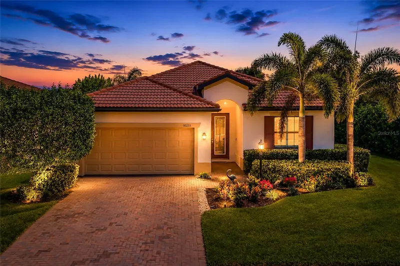 10233 LOCH LOMOND DRIVE, BRADENTON