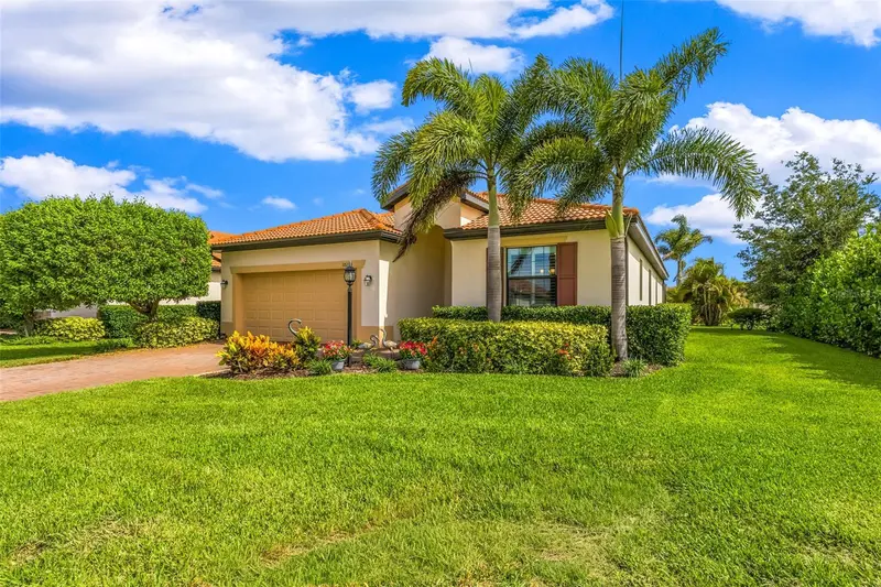 10233 LOCH LOMOND DRIVE, BRADENTON, photo 4 of 96