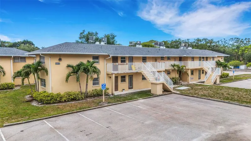 2826 RAINBOW CIRCLE #2818, SARASOTA