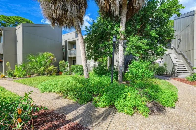 110 WOODLAND PLACE #110, OSPREY