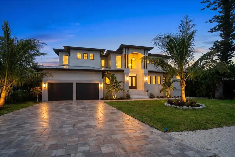 626 BUTTONWOOD DRIVE, LONGBOAT KEY