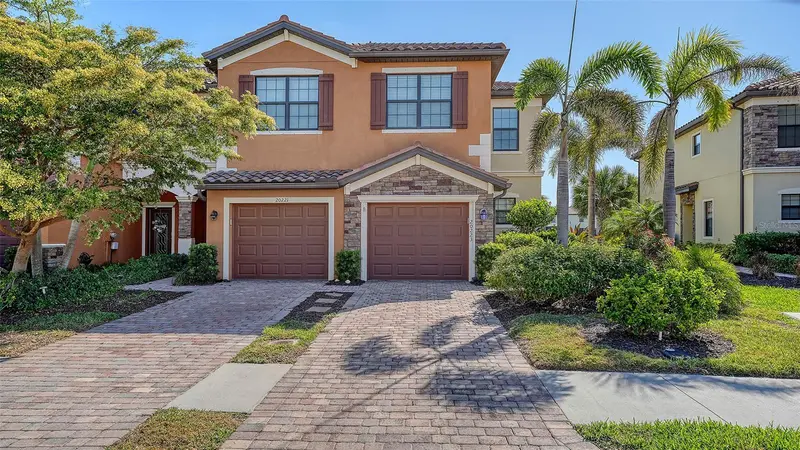 20223 LAGENTE CIRCLE, VENICE, photo 2 of 71