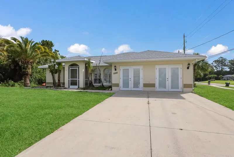 2004 BOCA CHICA AVENUE, NORTH PORT