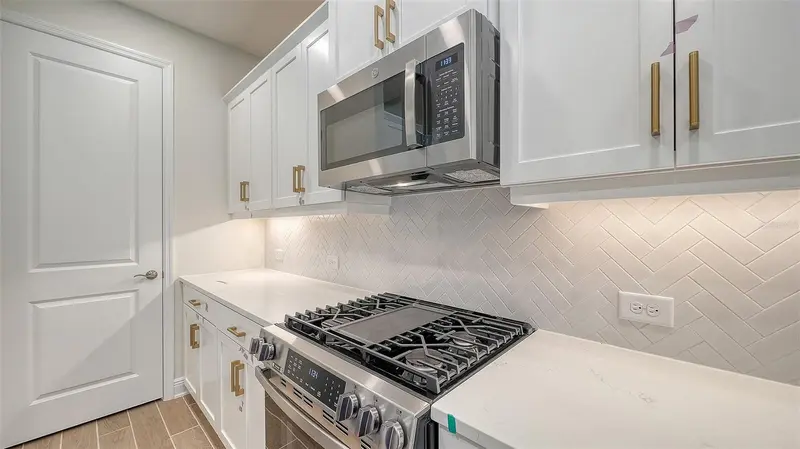 Thumbnail 13