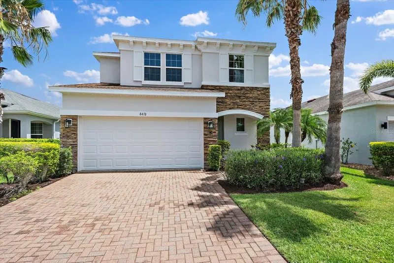 8418 NANDINA DRIVE, SARASOTA