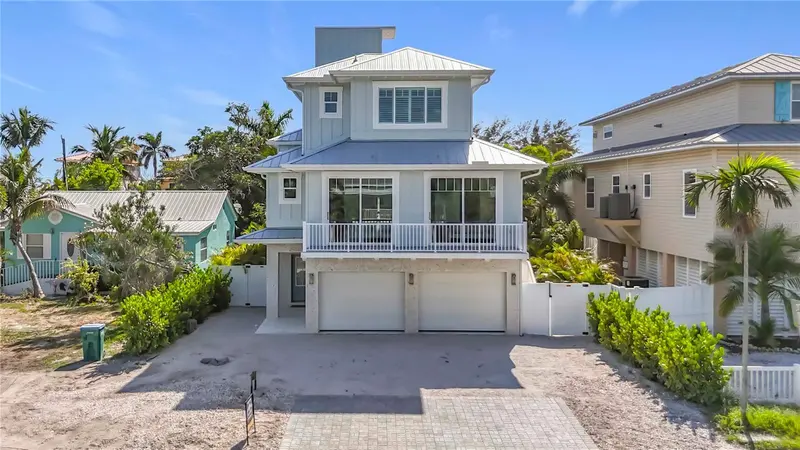 2918 GULF DRIVE, HOLMES BEACH