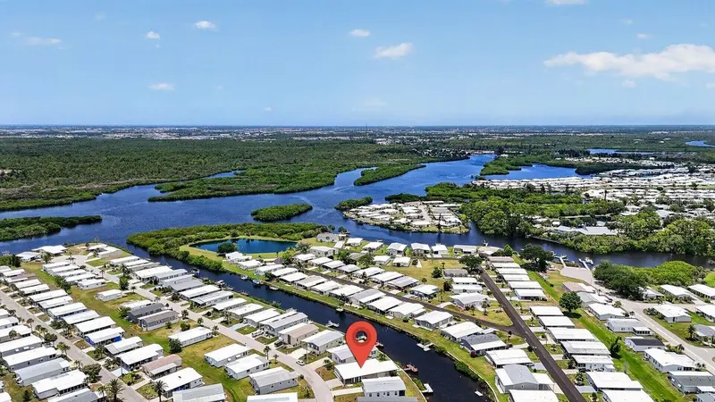 654 BLACKBURN BOULEVARD, NORTH PORT, photo 3 of 51