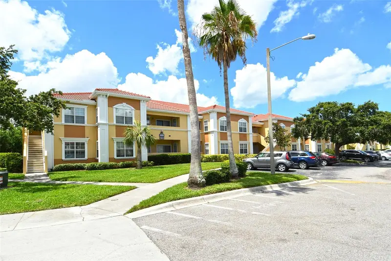 1010 VILLAGIO CIRCLE #201, SARASOTA