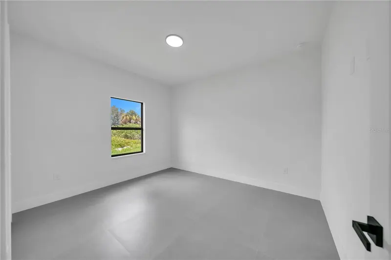Thumbnail 28