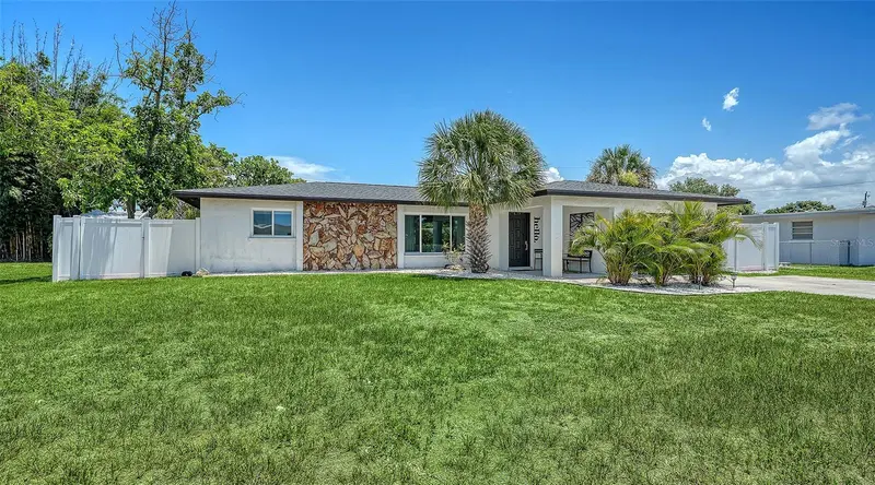 1302 MANGO AVENUE, VENICE