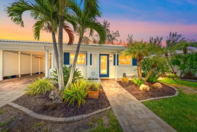 578 SPANISH DRIVE, LONGBOAT KEY