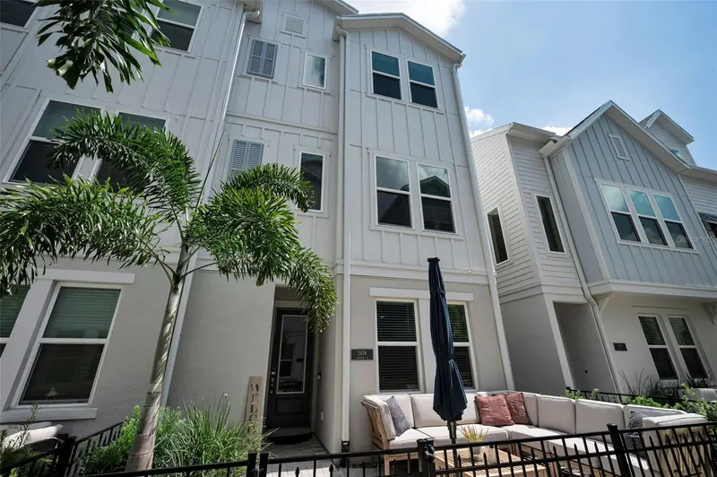 2458 MANGUM COURT, SARASOTA