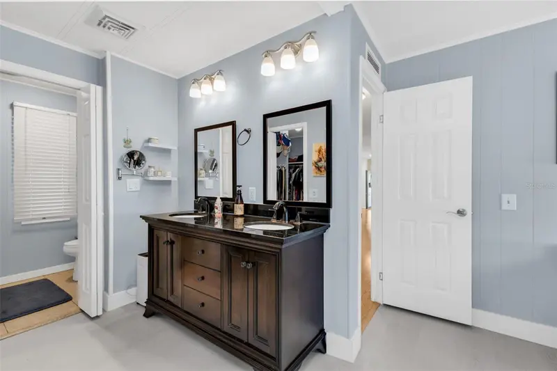 Thumbnail 28