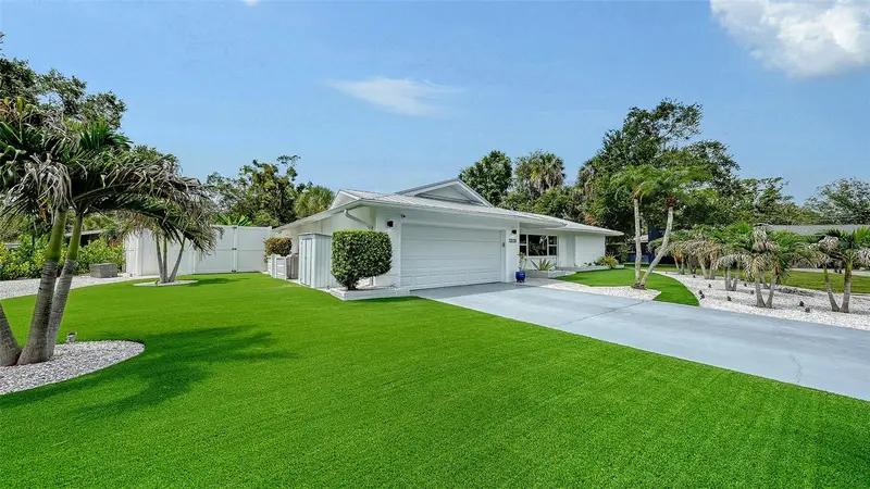 2828 SUNCREST DRIVE, SARASOTA, photo 2 of 29