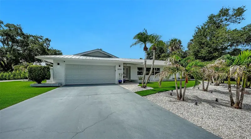 2828 SUNCREST DRIVE, SARASOTA, photo 3 of 29