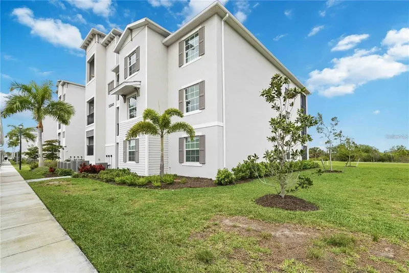 12240 WELLEN GOLF STREET #208, VENICE