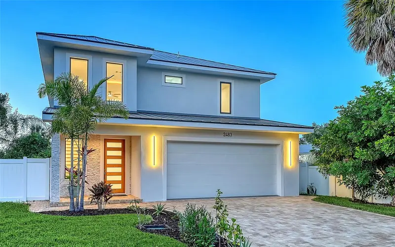 2483 BAY STREET, SARASOTA