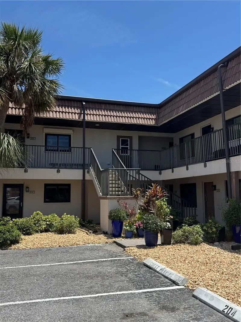 1258 BARBARA DRIVE #202, VENICE