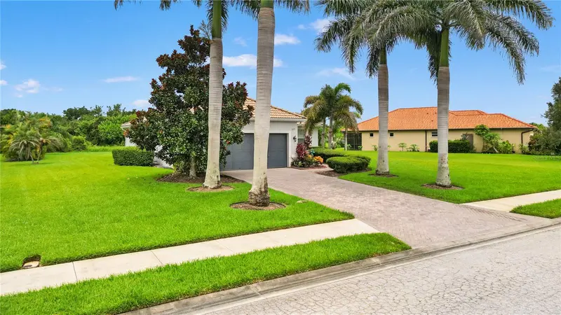 625 148TH COURT, BRADENTON, photo 3 of 36