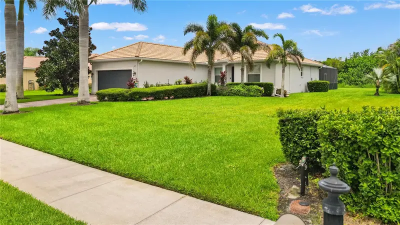625 148TH COURT, BRADENTON, photo 4 of 36