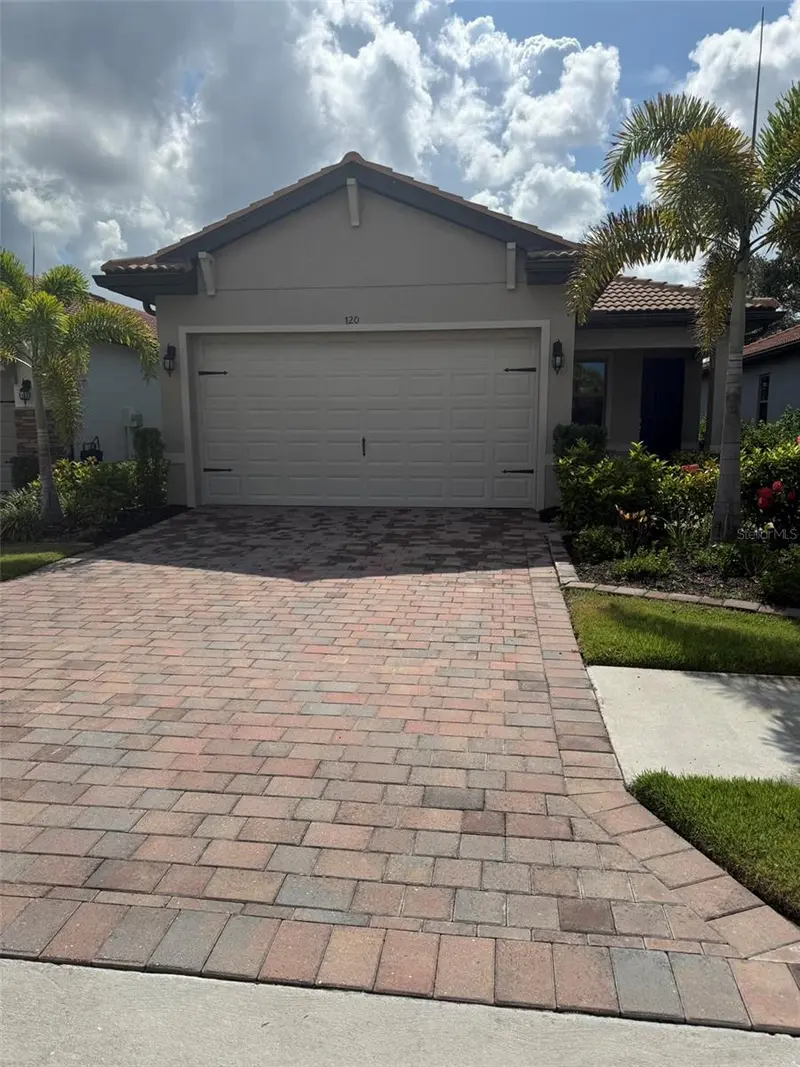 120 MOSCATA WAY, NOKOMIS