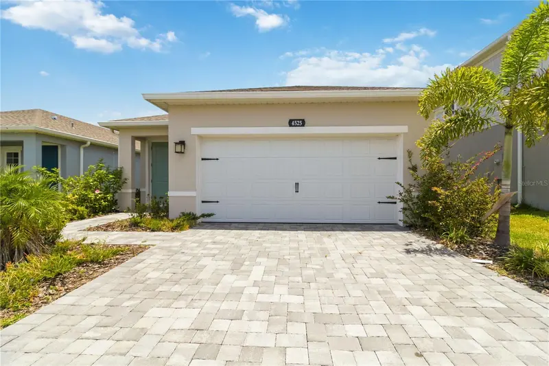 4525 PIPPIN LANE, LAKEWOOD RANCH