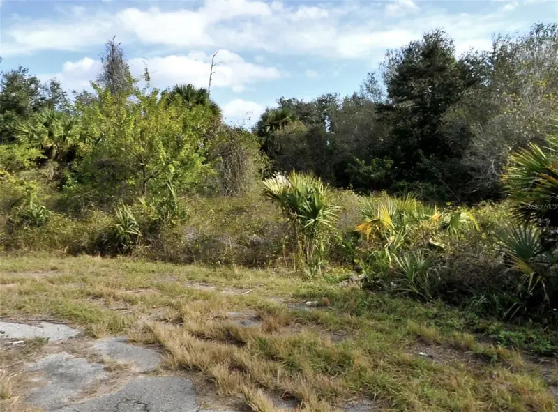 DADE COURT, NORTH PORT