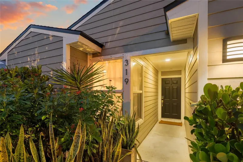 319 BEARDED OAKS CIRCLE, SARASOTA
