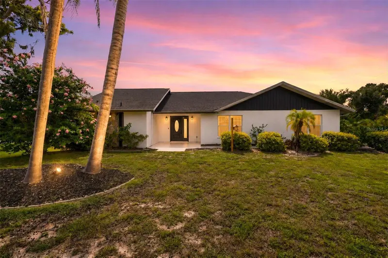 1420 MACKINTOSH BOULEVARD, NOKOMIS
