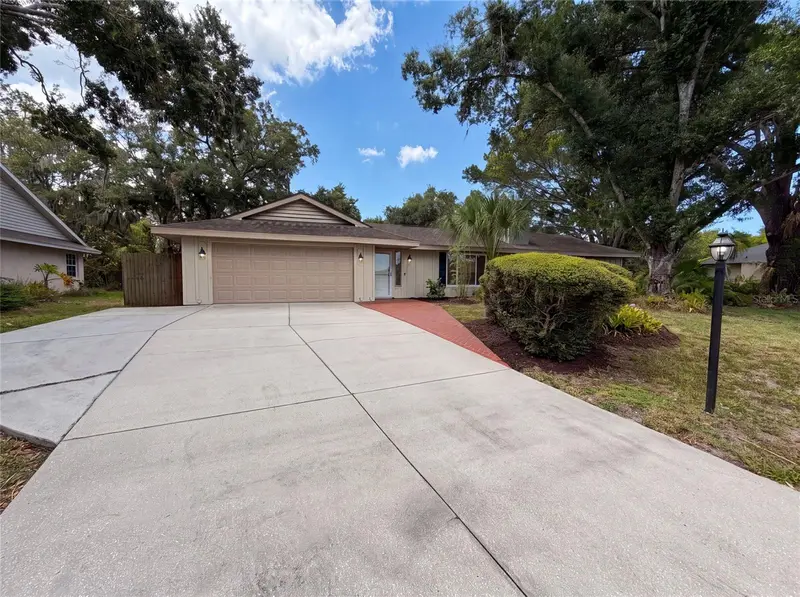 8028 CONSERVATORY CIRCLE, SARASOTA