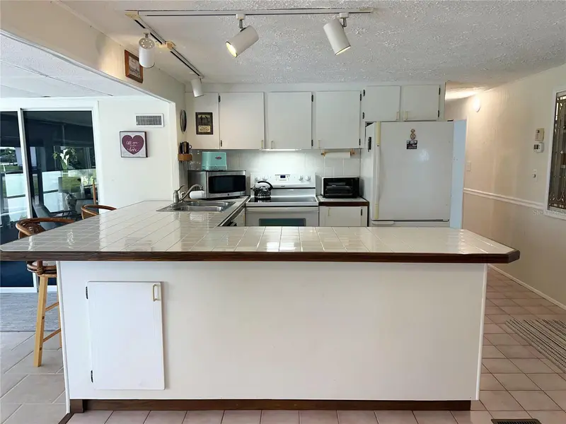 235 TRAILORAMA DRIVE, NORTH PORT, photo 2 of 58