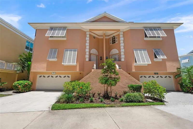 3954 HAMILTON CLUB CIRCLE #14, SARASOTA