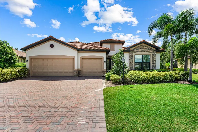 9730 CARNOUSTIE PLACE, BRADENTON