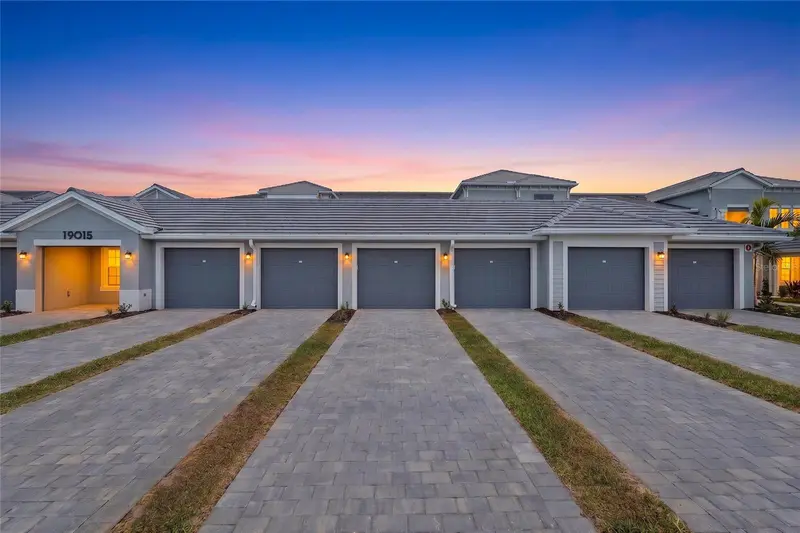 19015 SCALLOP LOOP #103, LAKEWOOD RANCH, photo 4 of 73
