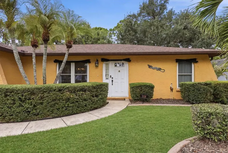 918 ELL WAY, SARASOTA, photo 3 of 33