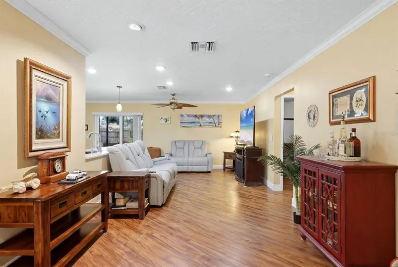 918 ELL WAY, SARASOTA, photo 4 of 33