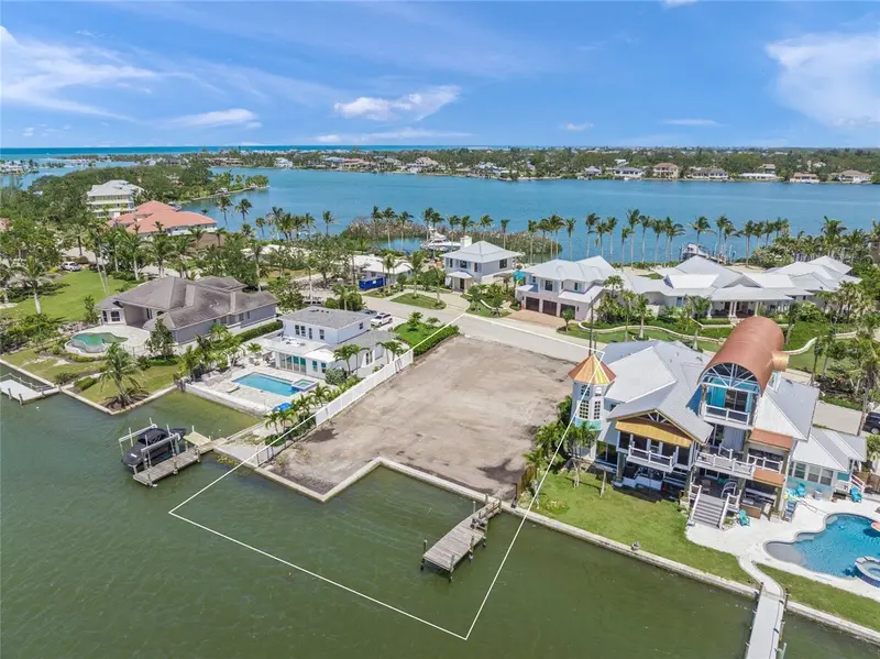 325 SUNRISE DRIVE, NOKOMIS