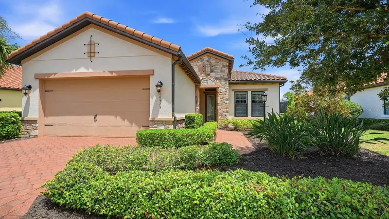 16525 HILLSIDE CIRCLE, LAKEWOOD RANCH, photo 4 of 90
