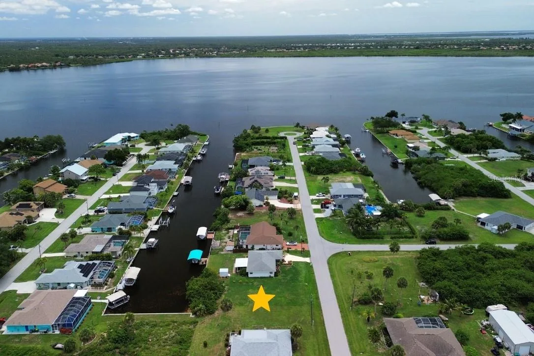 Waterfront gulf access lot