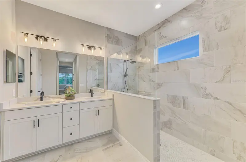 Thumbnail 25