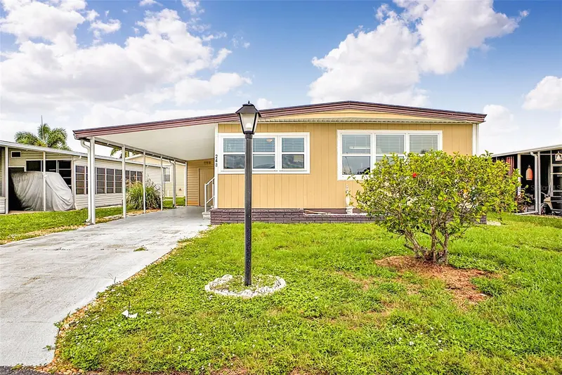 248 LA ROSAS, NORTH PORT