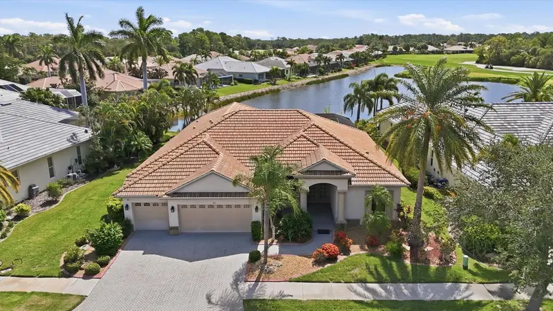 815 TROPEZ LANE, VENICE